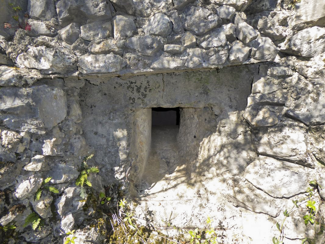Ligne Maginot - CASTES RUINES (CR) - (Ouvrage d'infanterie) - Bloc 3
Deuxième créneau - ELLENA-CUNY
