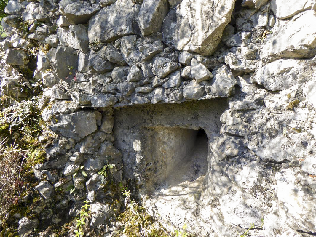 Ligne Maginot - CASTES RUINES (CR) - (Ouvrage d'infanterie) - Bloc 3
Deuxième créneau - ELLENA-CUNY