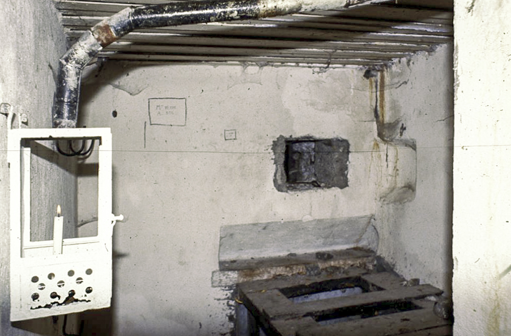 Ligne Maginot - CASTES RUINES (CR) - (Ouvrage d'infanterie) - Bloc 3
Chambre de tir centre - LOVINY Alain