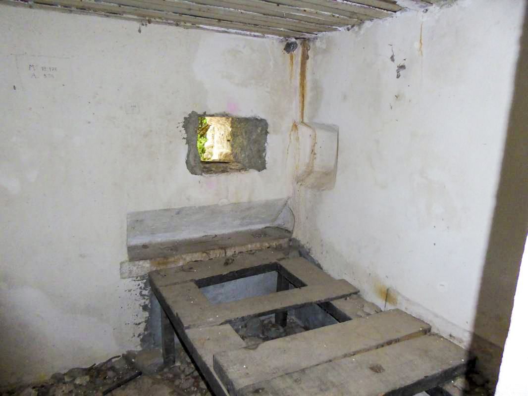 Ligne Maginot - CASTES RUINES (CR) - (Ouvrage d'infanterie) - Bloc 3 - ELLENA-CUNY