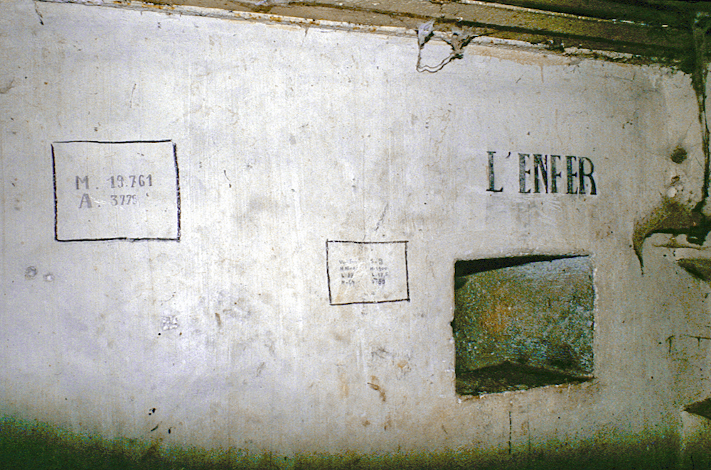 Ligne Maginot - CASTES RUINES (CR) - (Ouvrage d'infanterie) - Bloc 3
Chambre de tir Nord - LOVINY Alain