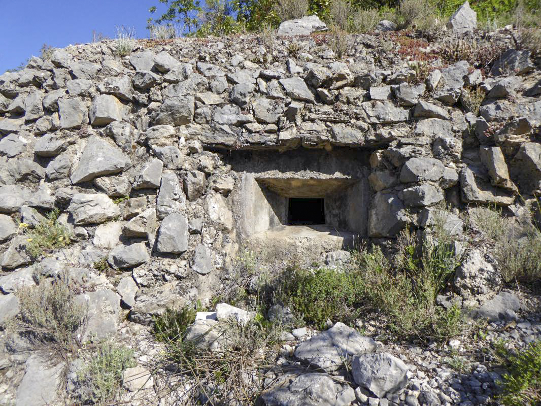 Ligne Maginot - CASTES RUINES (CR) - (Ouvrage d'infanterie) - Bloc 4 - ELLENA-CUNY