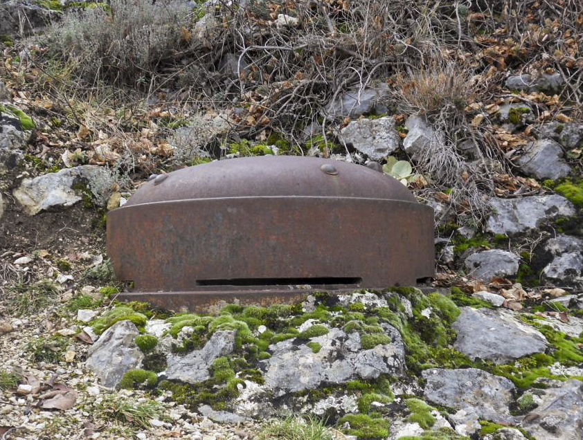 Ligne Maginot - CASTES RUINES (CR) - (Ouvrage d'infanterie) - Bloc 5
Cloche observatoire par éléments - Sud Passion
