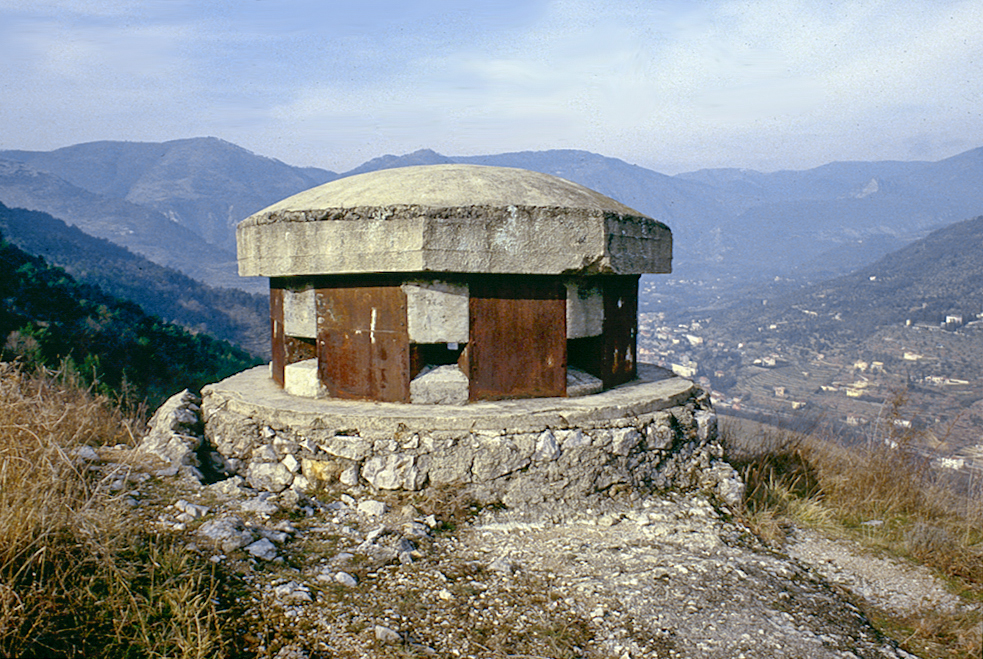 CASTES RUINES 1 - (Observatoire d'infanterie)