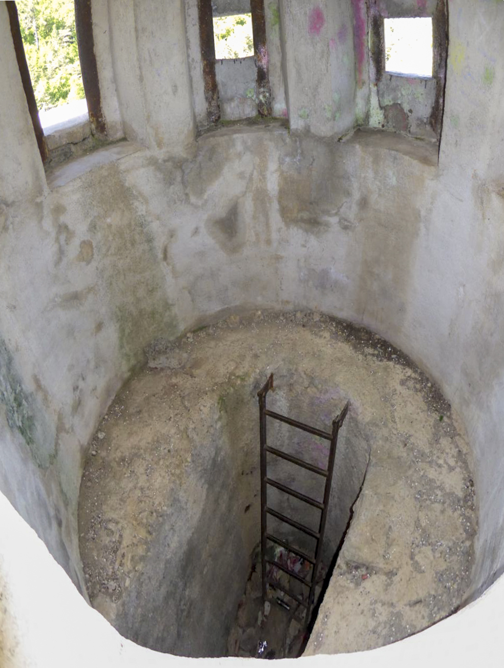 Ligne Maginot - CASTES RUINES 1 - (Observatoire d'infanterie) - L'intérieur - ELLENA-CUNY