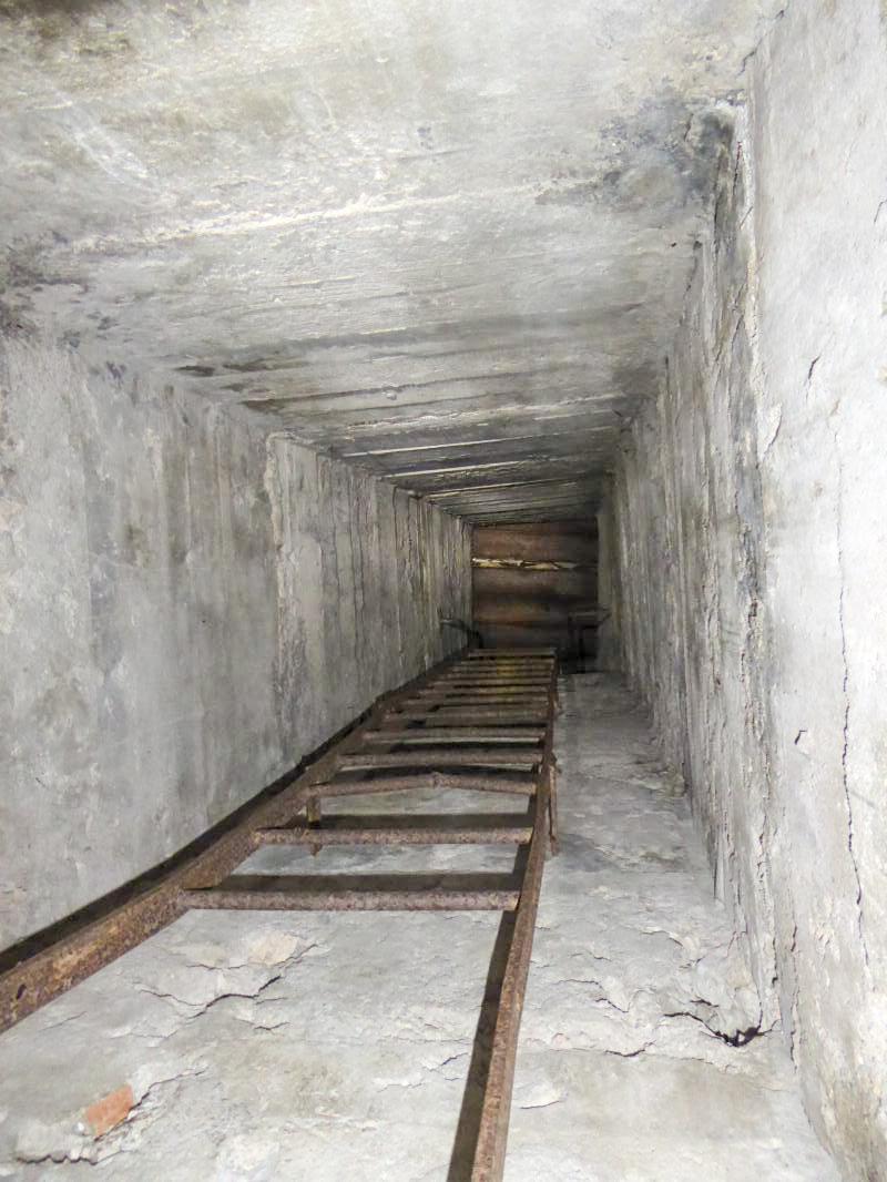 Ligne Maginot - CASTES RUINES 1 - (Observatoire d'infanterie) - L'entrée en puits - ELLENA-CUNY