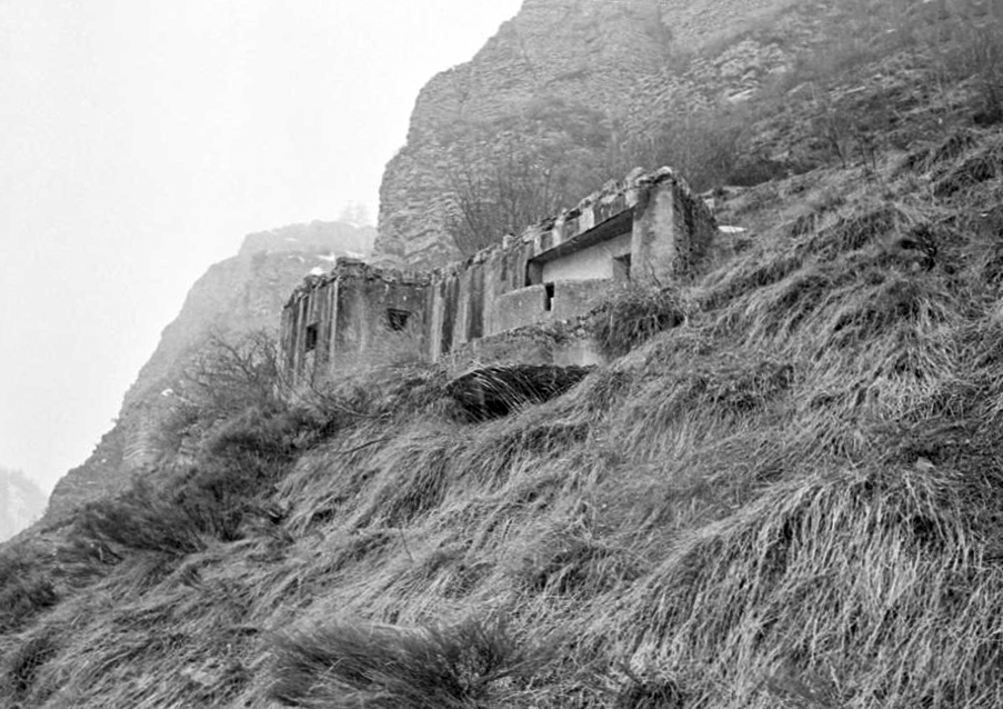 Ligne Maginot - SAINT DALMAS LE SELVAGE (SD) - (Ouvrage d'infanterie) - Bloc 1
Bloc pour mitrailleuses et mortier - LOVINY Alain