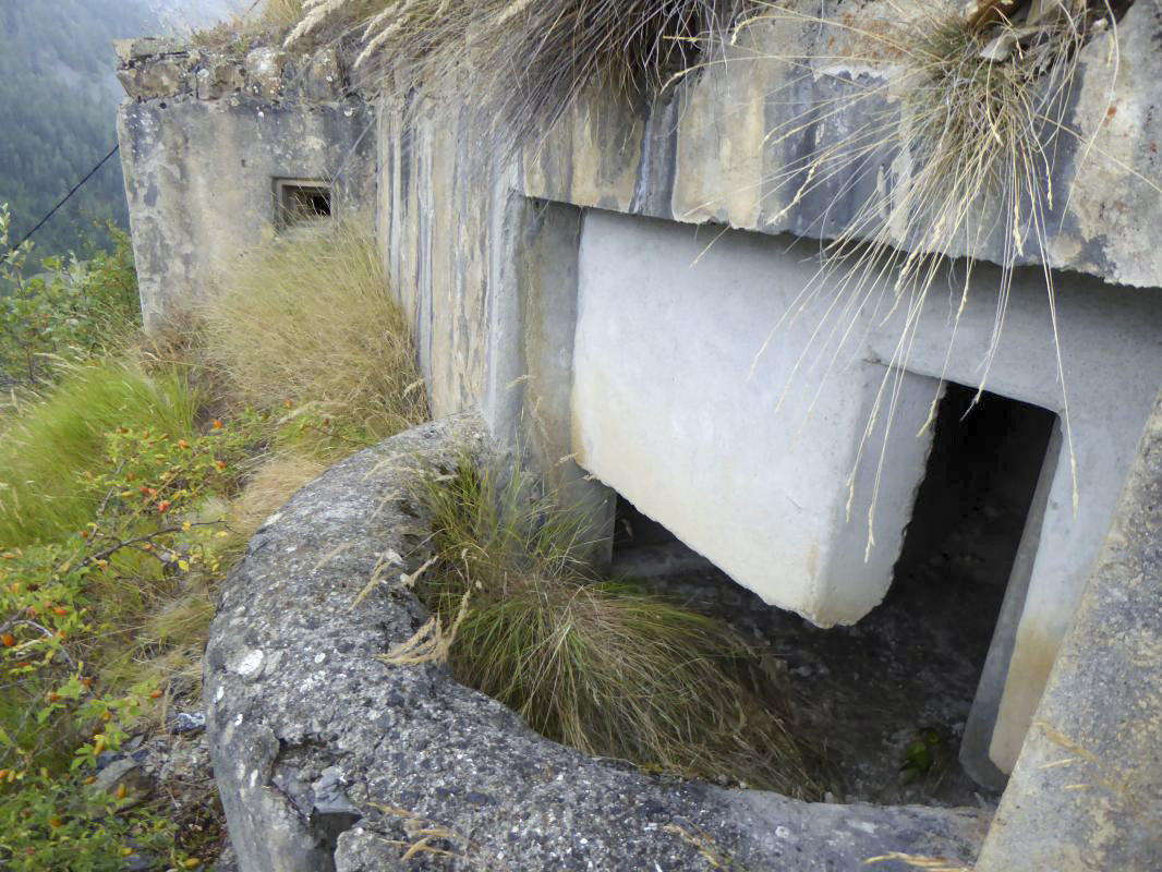 Ligne Maginot - SAINT DALMAS LE SELVAGE (SD) - (Ouvrage d'infanterie) - Bloc 1
Le bloc mitrailleuse et la cuve pour mortier - ELLENA-CUNY