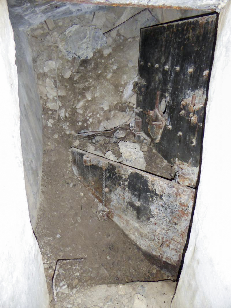 Ligne Maginot - SAINT DALMAS LE SELVAGE (SD) - (Ouvrage d'infanterie) - L’entrée
L'accès au bloc 1 comblée - ELLENA-CUNY