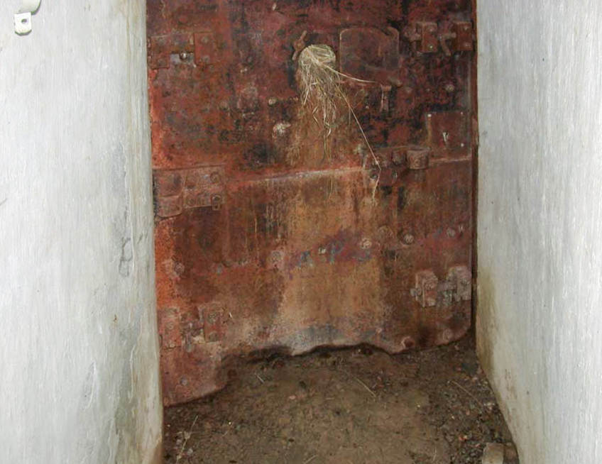 Ligne Maginot - SAINT DALMAS LE SELVAGE (SD) - (Ouvrage d'infanterie) - Entrée sud
La porte de l'issue de secours - ZEIG Marc