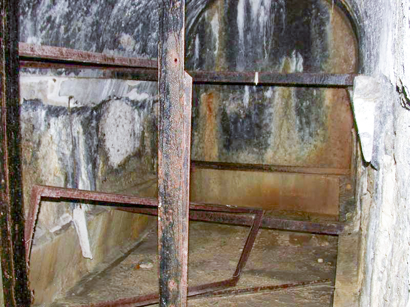 Ligne Maginot - SAINT DALMAS LE SELVAGE (SD) - (Ouvrage d'infanterie) - Les dessous de l'ouvrage
Local de stockage - ZEIG Marc