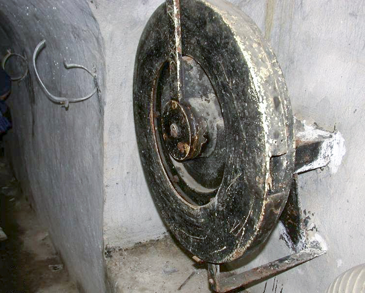 Ligne Maginot - SAINT DALMAS LE SELVAGE (SD) - (Ouvrage d'infanterie) - Les dessous de l'ouvrage
Ventilation manuelle - ZEIG Marc