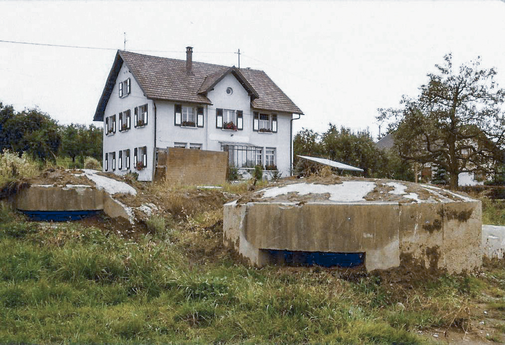 Ligne Maginot - MUESPACH NORD - (Blockhaus pour canon) - Un blockhaus pour mitrailleuse à gauche, un blockhaus pour canon à droite - Jean-Bernard Wahl