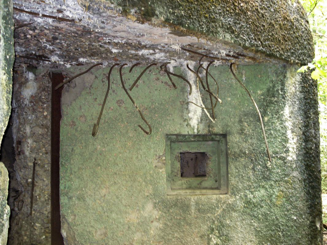 Ligne Maginot - A74 - FLIZE-CHARLEMAGNE - (Casemate d'artillerie) -  - R Tucker