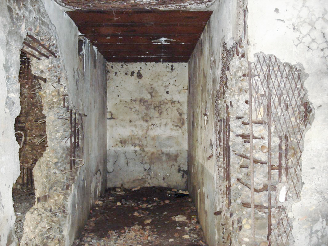 Ligne Maginot - A74 - FLIZE-CHARLEMAGNE - (Casemate d'artillerie) -  - R Tucker