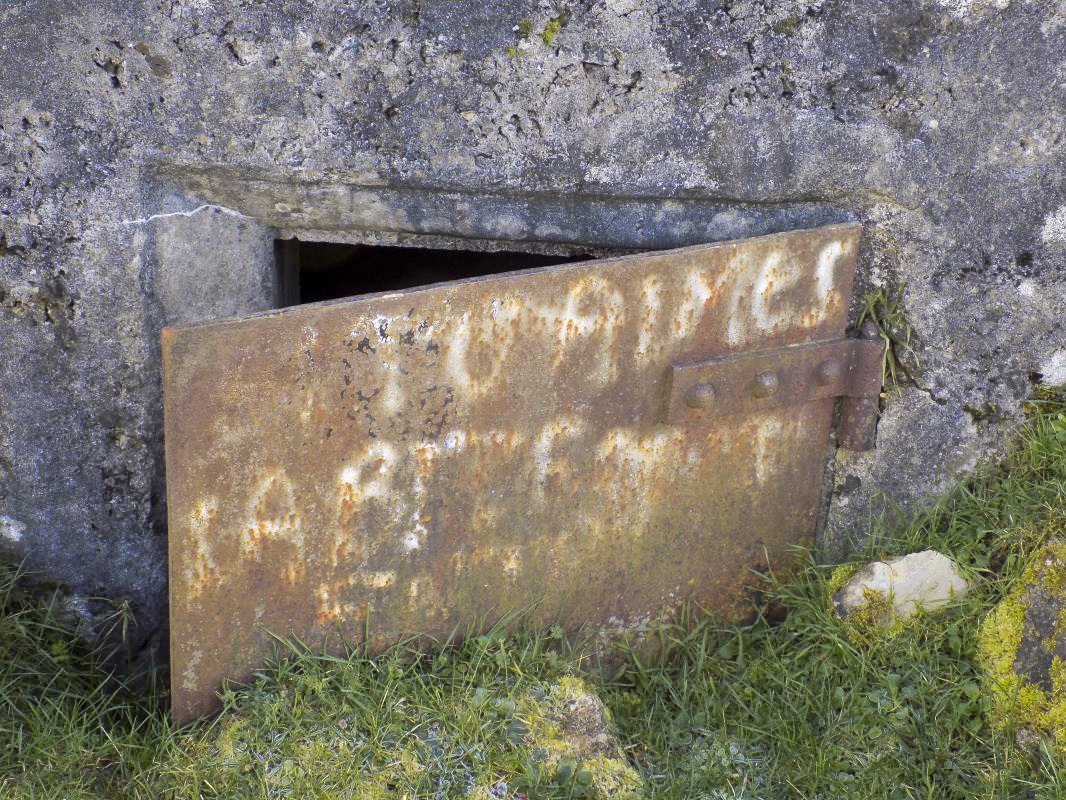 Ligne Maginot - BB77-B - LES HACHES EST - (Blockhaus pour canon) - L'entrée - R Tucker