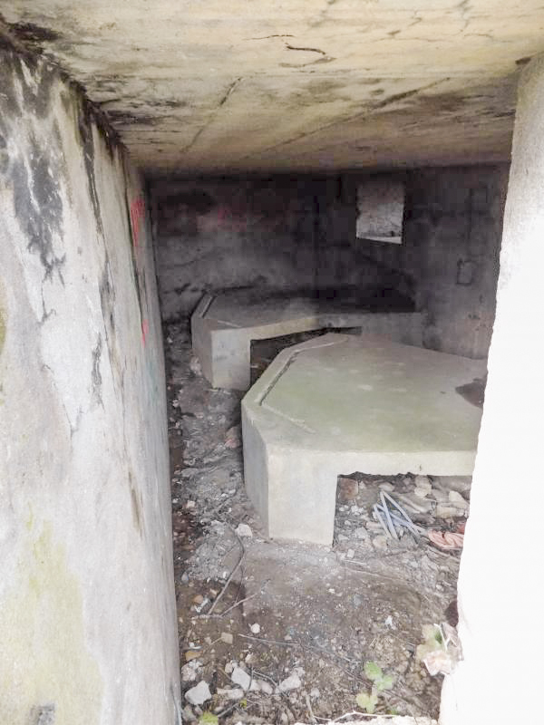 Ligne Maginot - BB77-D - LE LINHAT NORD - (Blockhaus pour arme infanterie) - Vue de l'entrée - R Tucker