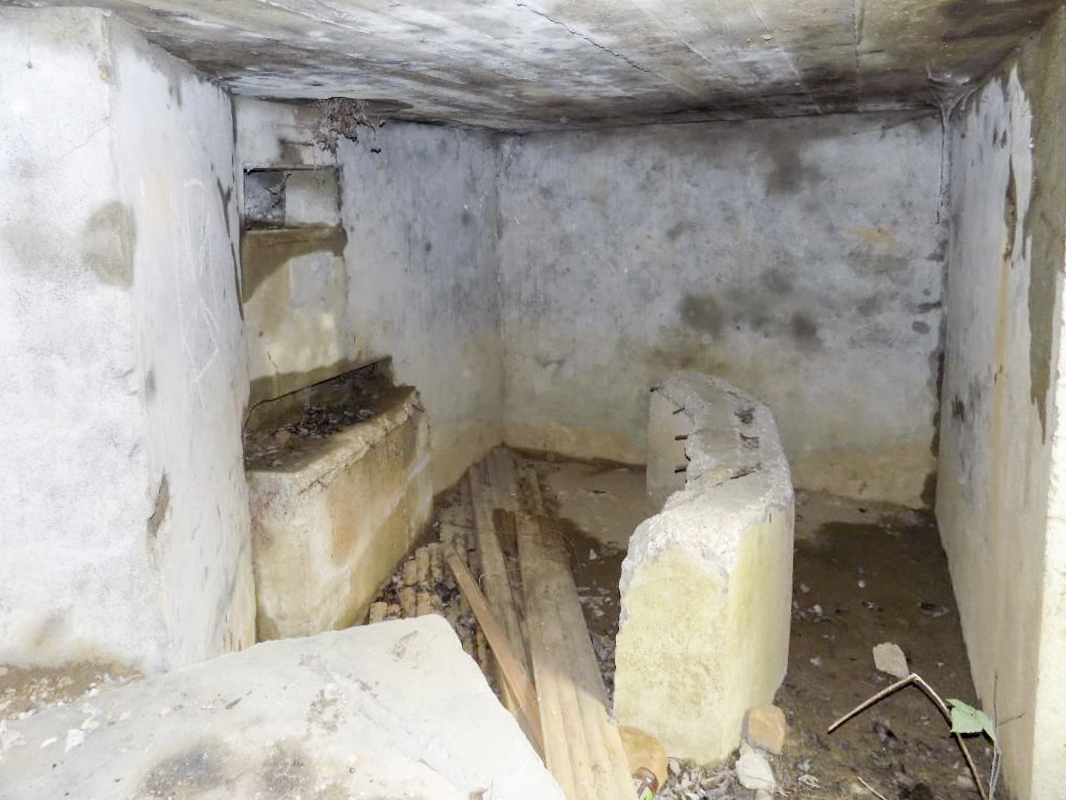Ligne Maginot - BB77 - LES HACHES OUEST - (Blockhaus pour canon) - L'intérieur droite - R Tucker