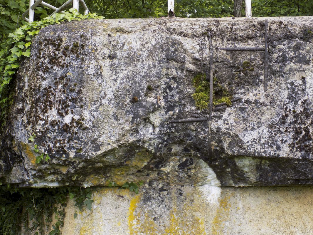 Ligne Maginot - BB82-B - LES FONZEES EST - (Observatoire d'infanterie) - Impacte obus, coté gauche - R Tucker