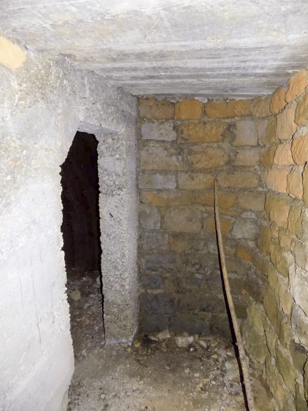 Ligne Maginot - La FALAISE (CM2 / III / 148° RIF) ( PC de Sous-Quartier ) - Entrée est
L’intérieur - R Tucker