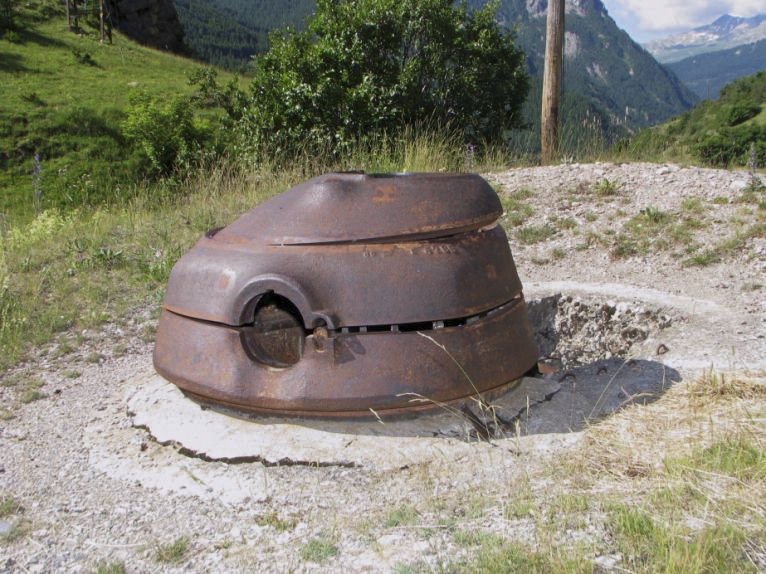 Ligne Maginot - CHATELET (TD N° 564) - (Cuve pour arme d'infanterie) - Le tourelle STG par éléments mle 35-37 - ARMAND Patrick