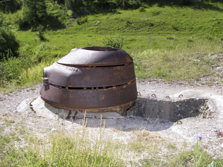 Ligne Maginot - CHATELET (TD N° 564) - (Cuve pour arme d'infanterie) - Le tourelle STG par éléments mle 35-37 - ARMAND Patrick