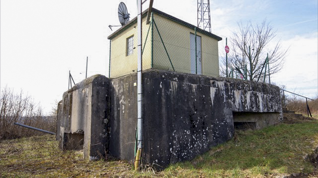 Ligne Maginot - AB9BIS - (Blockhaus pour canon) - Le blockhaus, coté créneau pour canon - Association Les Bergers des Pierres