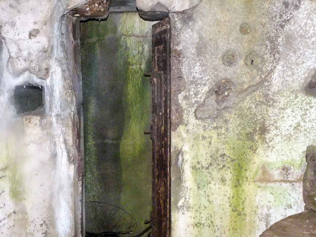 Ligne Maginot - AB10 - (Blockhaus pour canon) - L'entrée - Aditus