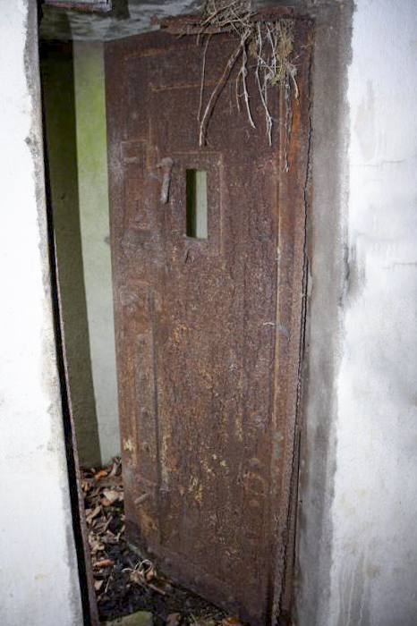 Ligne Maginot - AB12 - (Blockhaus pour canon) - La porte d'accès - Frédéric VIEU
