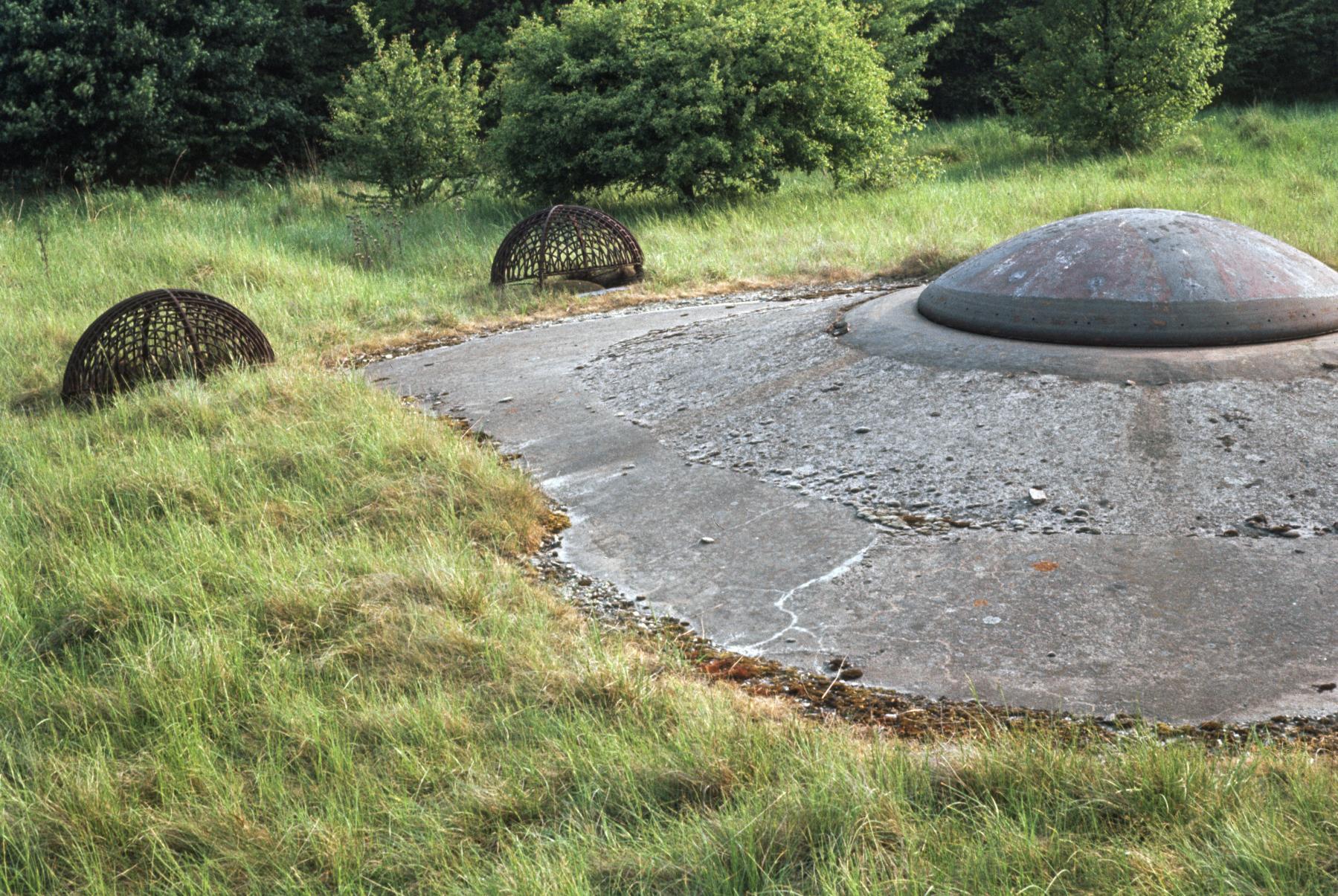 Ligne Maginot - BAMBESCH - A35 - (Ouvrage d'infanterie) - Bloc 1
La tourelle de mitrailleuses et les prises d'air - MANSUY Michel
