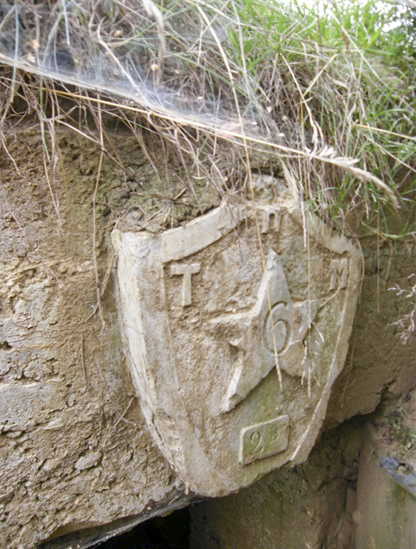 Ligne Maginot - 22A - BREVILLY SUD - (Blockhaus pour arme infanterie) - Le bloc est situé dans une propriété privée - Jean-Louis AUBLET & Sylvie MAINGUIN