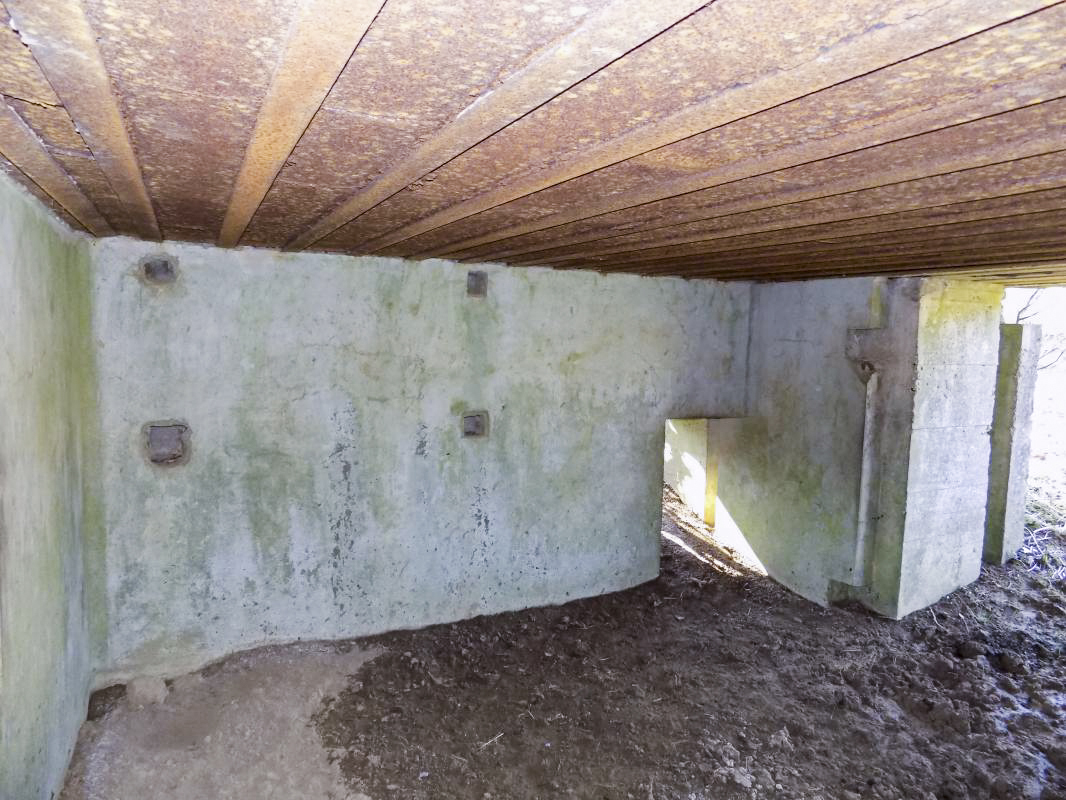 Ligne Maginot - EUILLY SUD - (Blockhaus pour canon) - Face droite - R Tucker