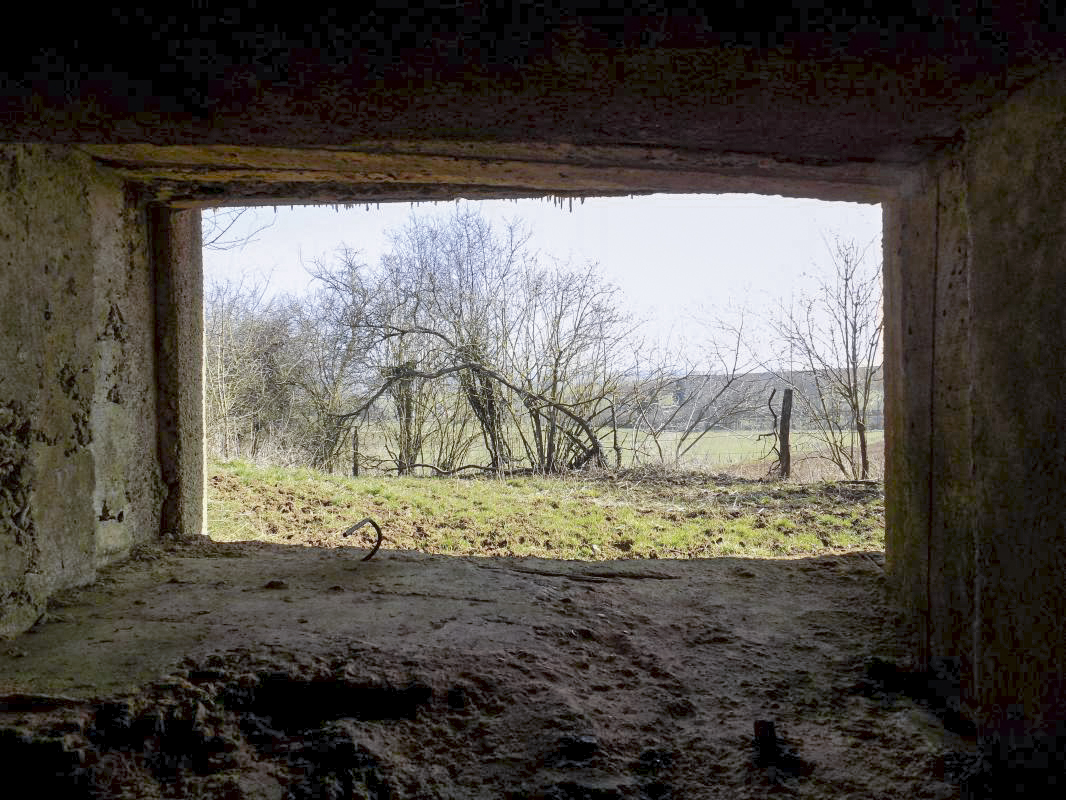 Ligne Maginot - EUILLY SUD - (Blockhaus pour canon) - Vue vers le nord-est - R Tucker