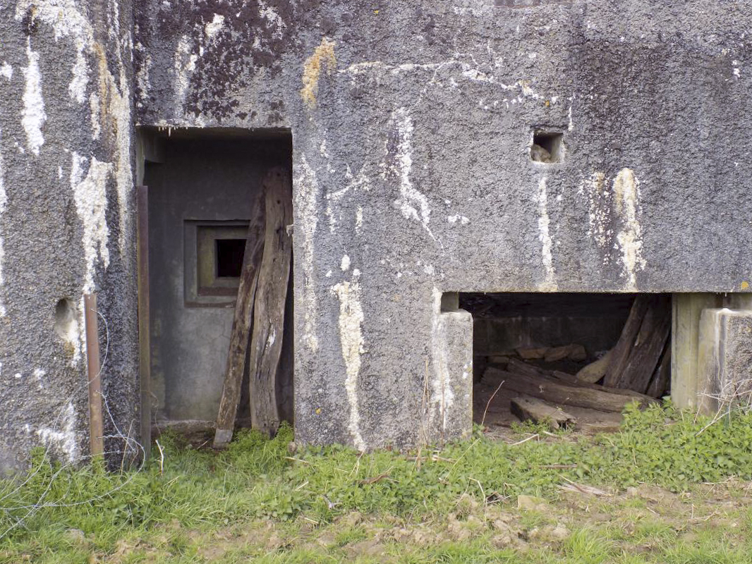 Ligne Maginot - A97 - EPINETTE - (Blockhaus lourd type STG / STG-FCR - Simple) - Les entrées avec créneau FM - R Tucker