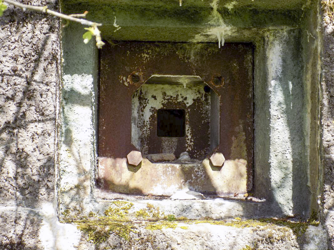 Ligne Maginot - A95BIS - TETAIGNE B - (Blockhaus lourd type STG / STG-FCR - Double) - Créneau FM, face sud-ouest - R Tucker