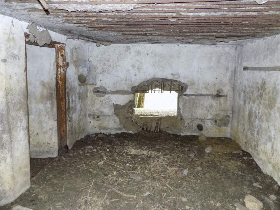 Ligne Maginot - A95BIS - TETAIGNE B - (Blockhaus lourd type STG / STG-FCR - Double) - Créneau AC, face nord-ouest - R Tucker