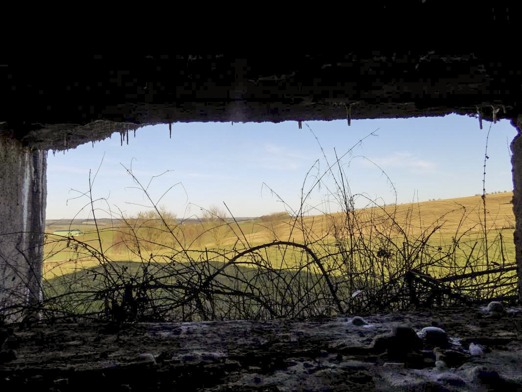 Ligne Maginot - A92 - PRIX DU LOUP - (Blockhaus lourd type STG / STG-FCR - Double) - Face droite, créneaux AC, vue vers le nord-est - R Tucker