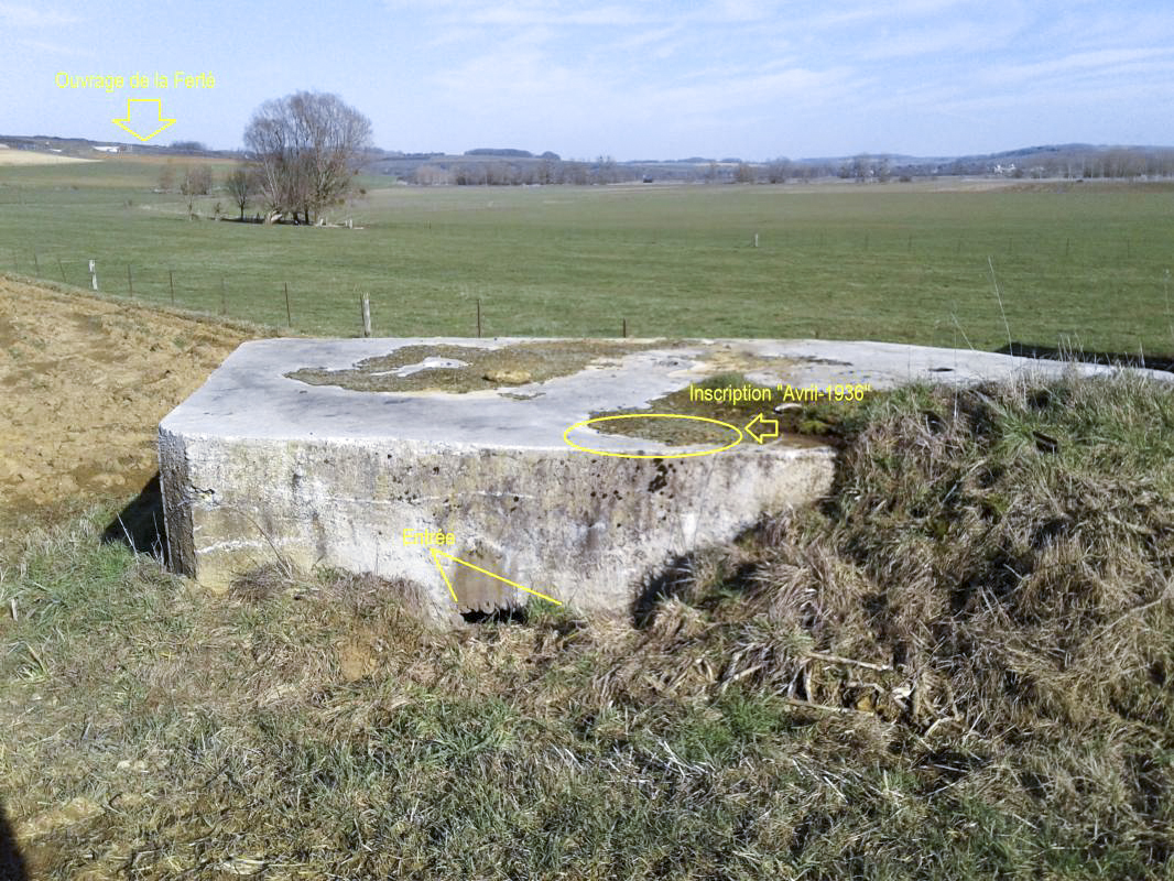 Ligne Maginot - V - LES LIGNIERES - (Blockhaus pour canon) - Vue arrière du bloc avec la localisation de l'inscription 'Avril 1936', laquelle est gravée sur la dalle de toiture, à droite de l'entrée. - F-THOMASSIN