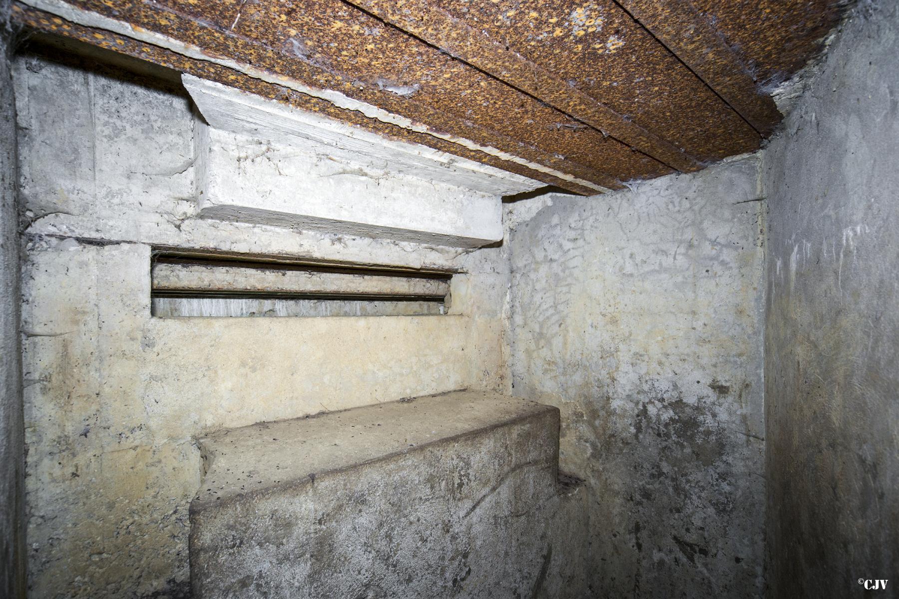 Ligne Maginot - A105 - SAILLY - (Blockhaus lourd type STG / STG-FCR - Simple) - Le créneau frontal - Lia VERMEULEN