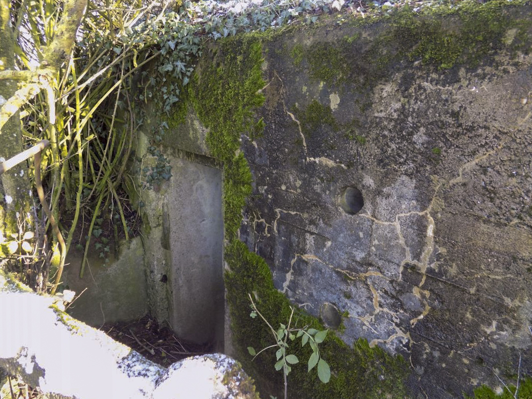 Ligne Maginot - 74 - RAVIN DE BRAVAUX - (Blockhaus pour arme infanterie) - L'arrière, l'entrée hommes - R Tucker