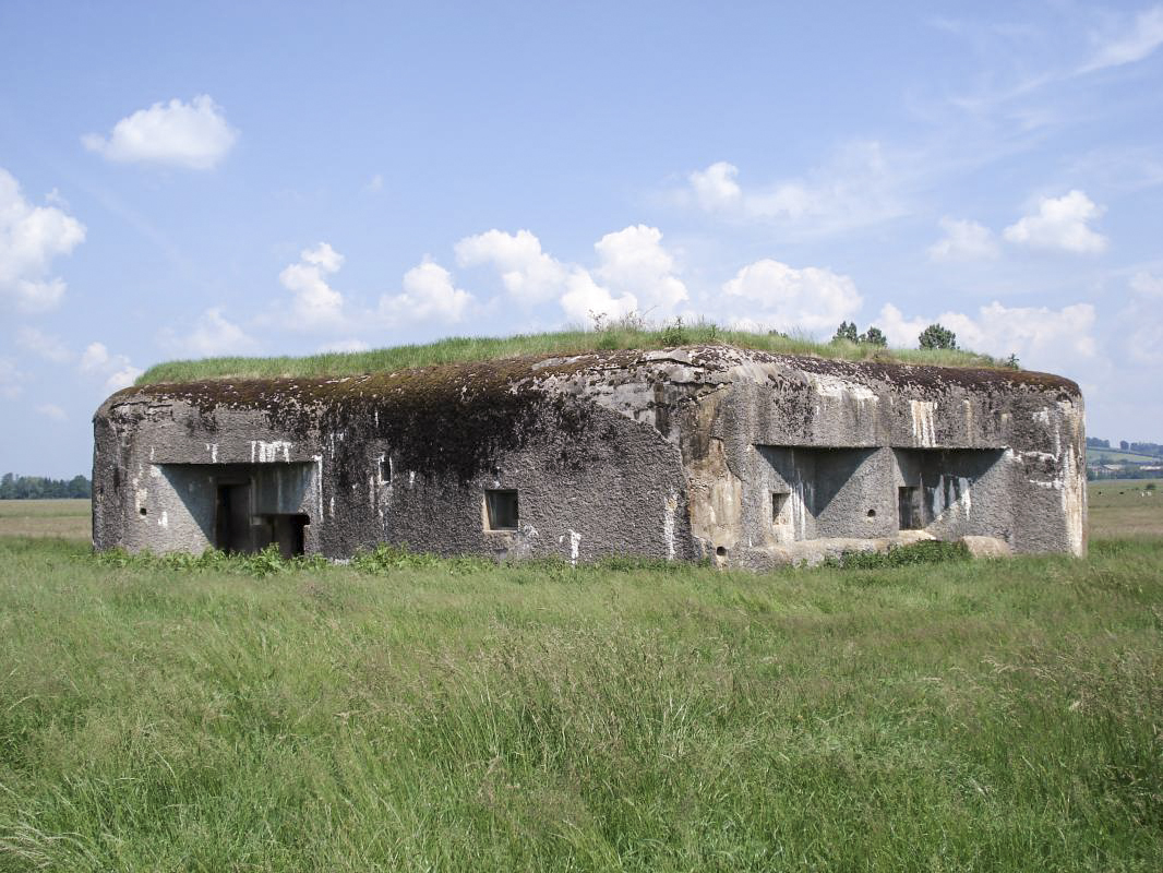 Ligne Maginot - A103 - LE BOCHET - (Blockhaus lourd type STG / STG-FCR - Double) - Pris du sud est - R Tucker