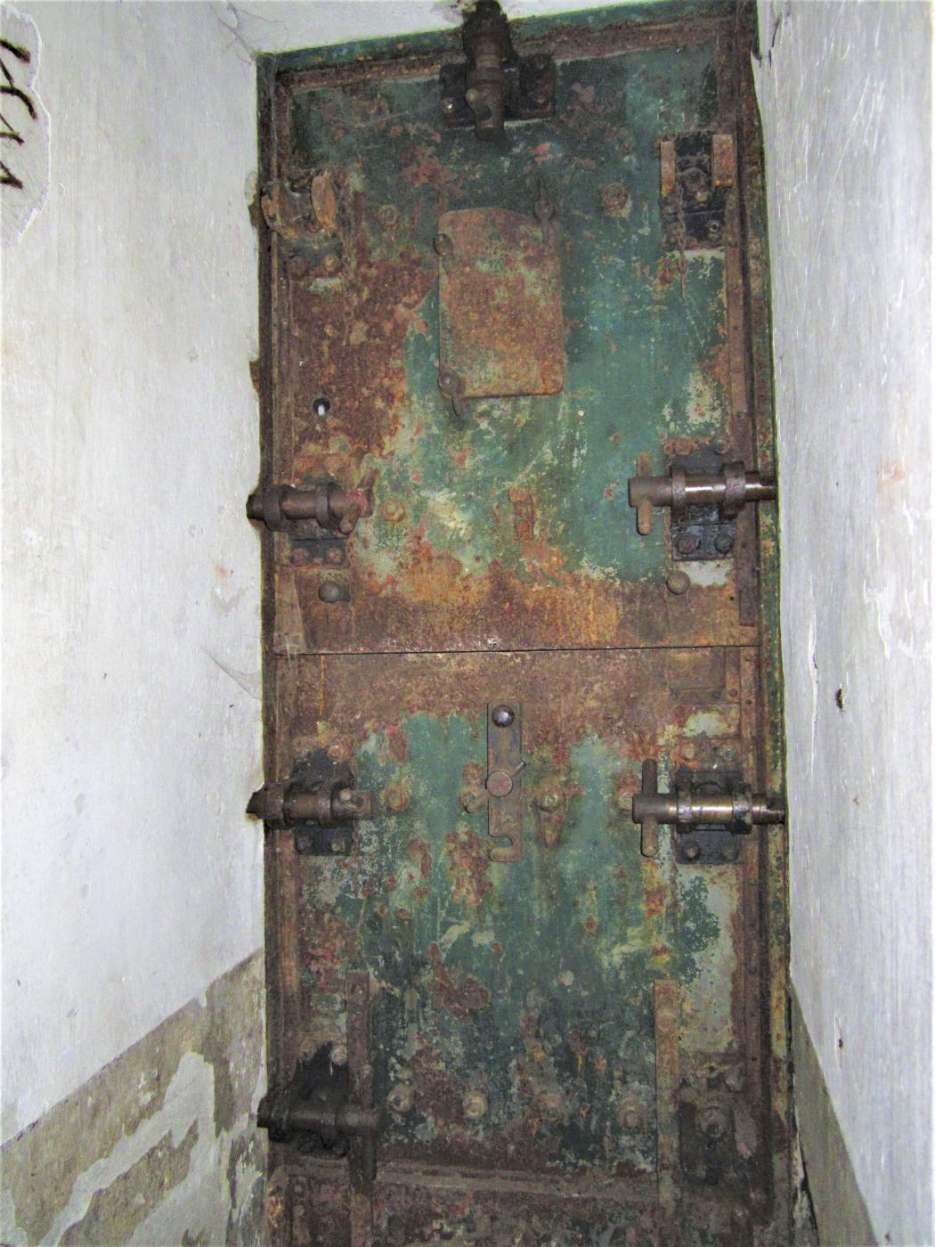 Ligne Maginot - EINSELING - A36 - (Ouvrage d'infanterie) - Etage inférieur
Porte blindée de l'issue de secours - Gregory Fuchs