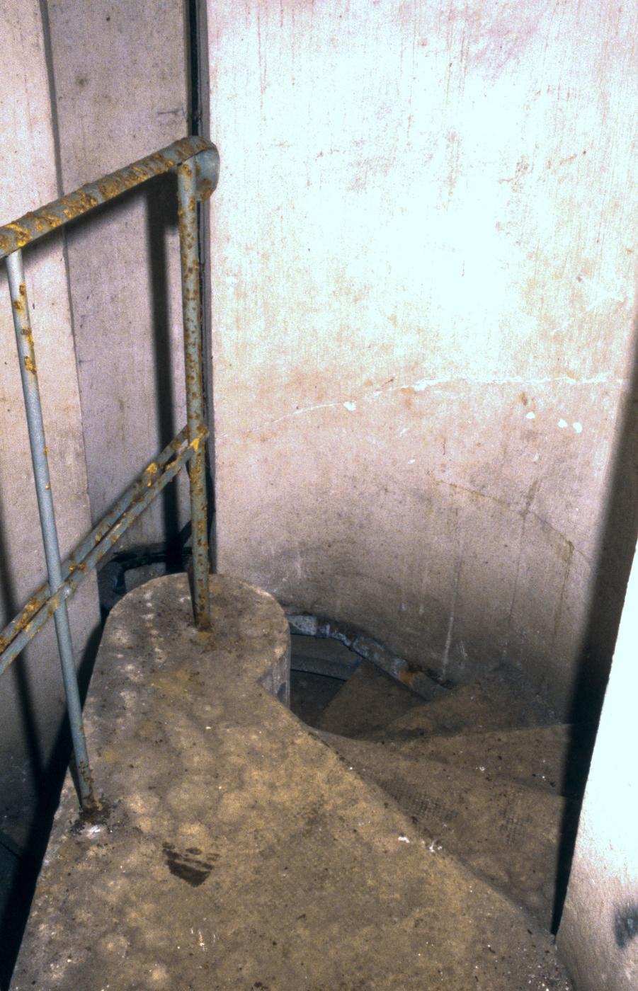 Ligne Maginot - KERFENT - A34 - (Ouvrage d'infanterie) - Bloc 4
En haut des escaliers - MANSUY Michel