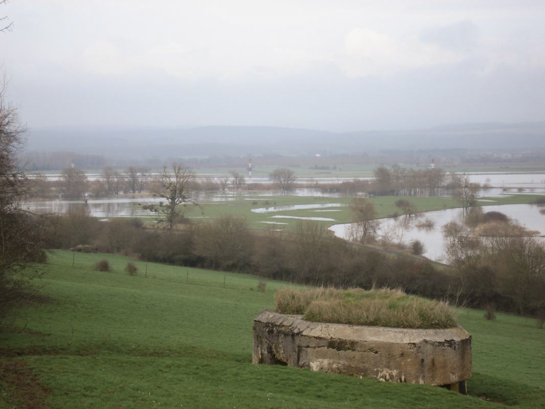 Ligne Maginot - 2C - LA CABRETTE - (Blockhaus pour canon) - Vue vers nord-est avec les inondations en janvier 2007 - R Tucker