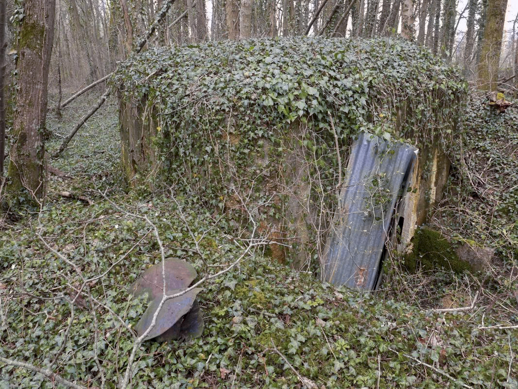 Ligne Maginot - 4B - LES ENTRECOURS NORD - (Blockhaus pour canon) - Faces gauche /l'arrière - R Tucker