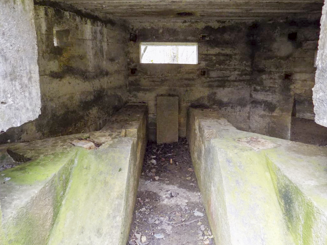 Ligne Maginot - 4B - LES ENTRECOURS NORD - (Blockhaus pour canon) - Créneau AC - R Tucker