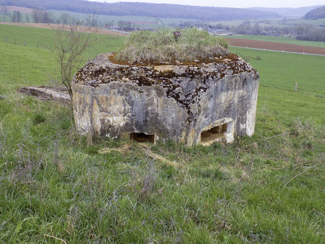 Ligne Maginot - 7B - LES NASSES OUEST - (Blockhaus pour arme infanterie) - Faces droite / frontale - R Tucker