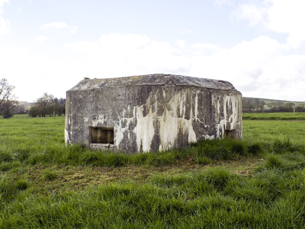 Ligne Maginot - 8B - FOCHELLE - (Blockhaus pour arme infanterie) - Faces droite et frontale - R Tucker