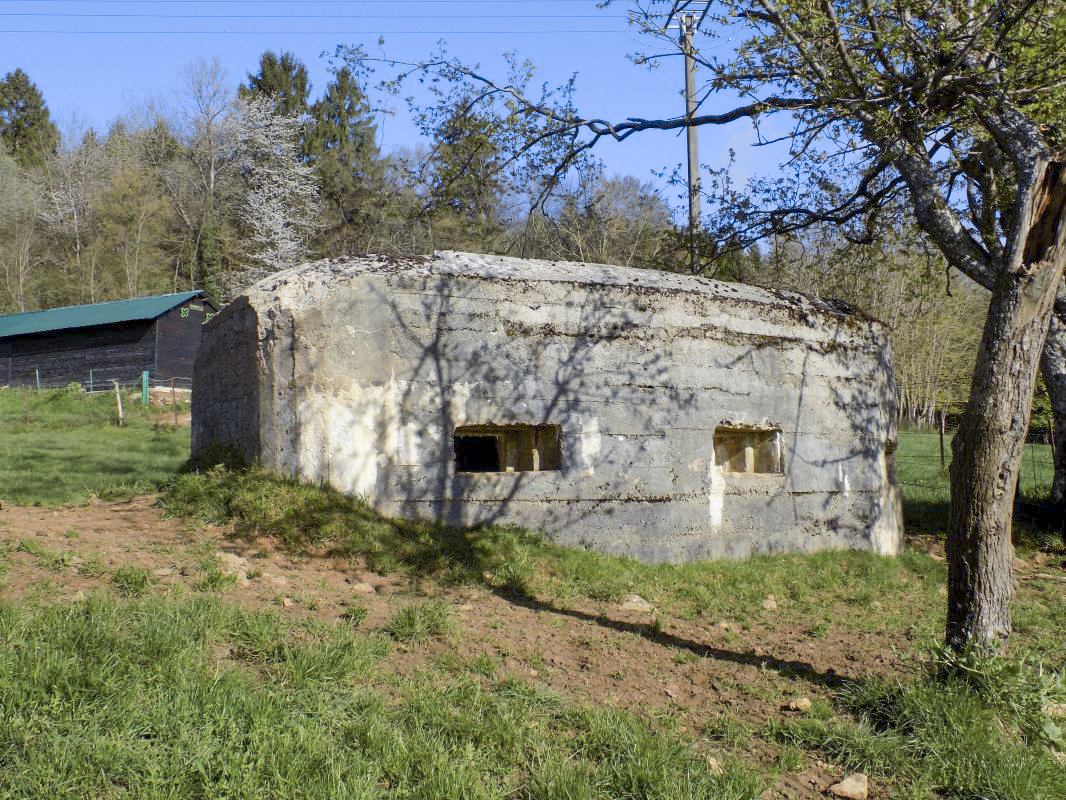 Ligne Maginot - 8C - AUTRECOURT SUD - (Blockhaus pour arme infanterie) - Face centrale (droite) - R Tucker