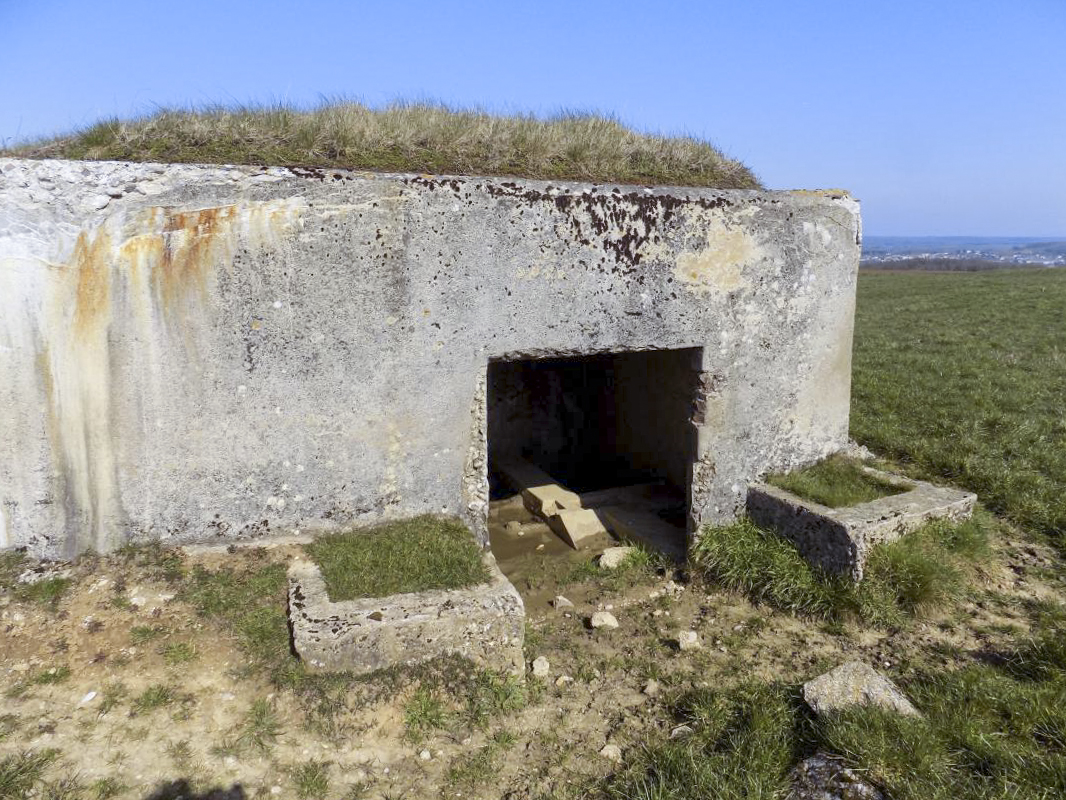 Ligne Maginot - 9A - ROUTE DE ROUVROY - (Blockhaus pour canon) - L'arrière avec l'entrée AC - R Tucker